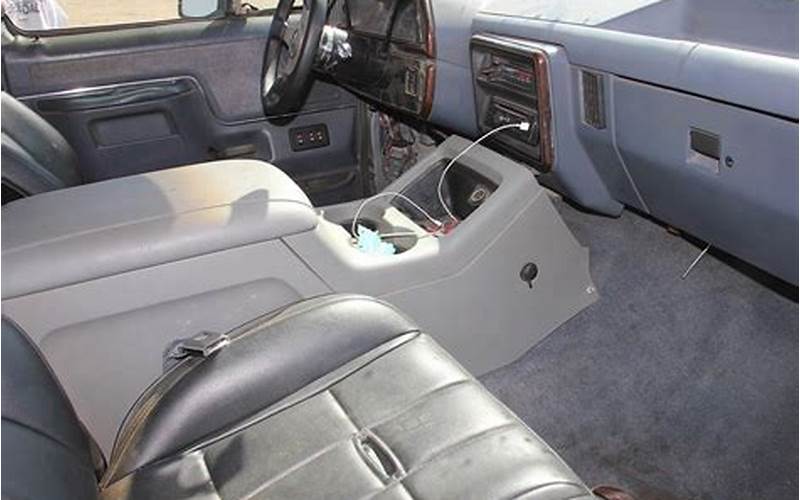 1991 Ford Bronco Interior