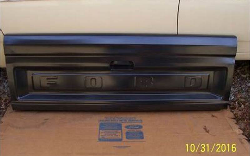 1992 Ford Ranger Tailgate With Dent