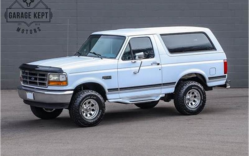 1996 White Ford Bronco 4X4