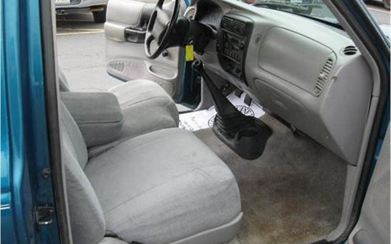 1997 Ford Ranger 4X4 Interior