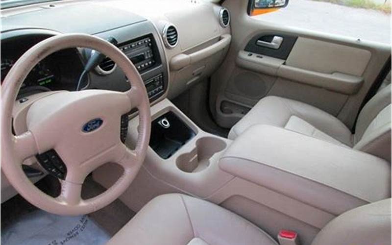 2003 Ford Expedition Interior