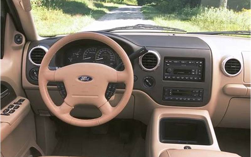 2003 Ford Expedition Interior Features