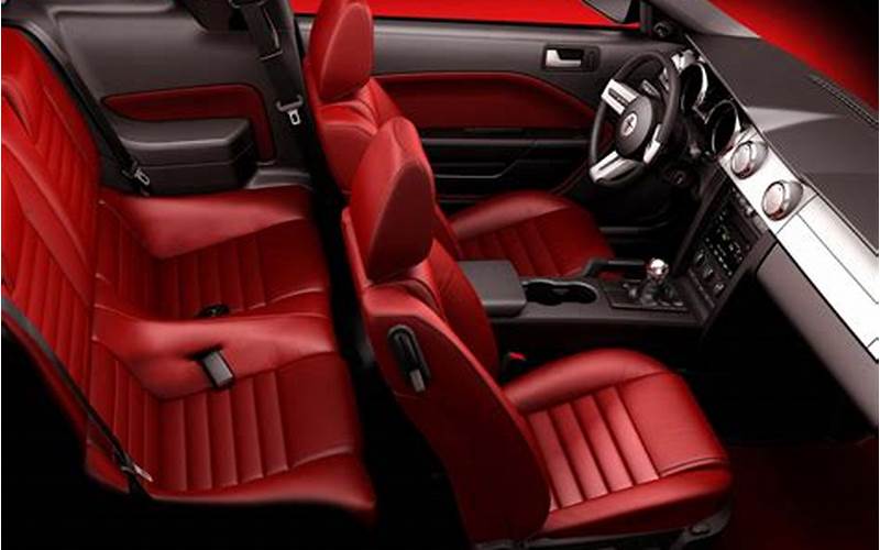 2005 Ford Mustang V6 Interior