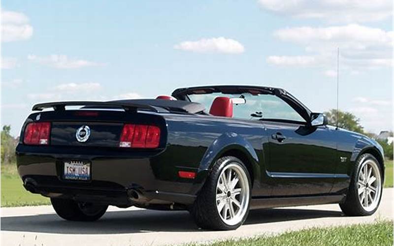 2005-2009 Ford Mustang Convertible With Top Up