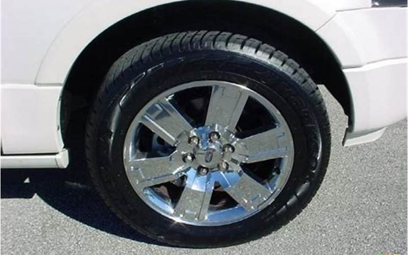 2008 Ford Expedition Wheels