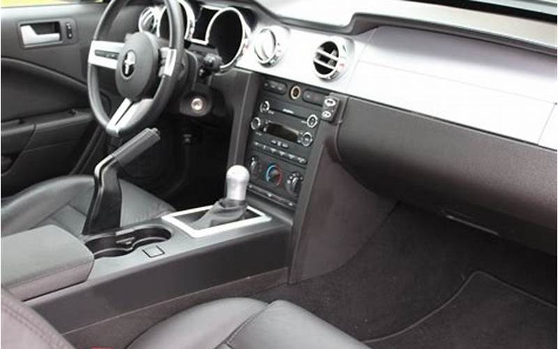 2008 Ford Mustang Coupe Interior