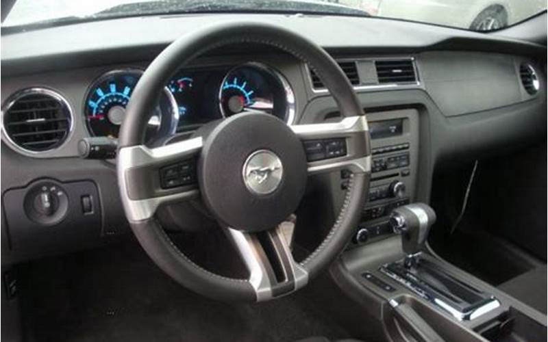 2010 Ford Mustang V6 Premium Interior