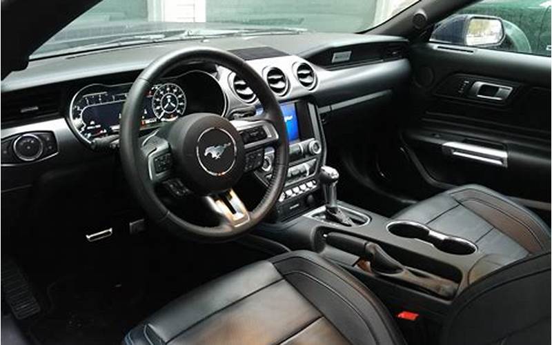 2011 Ford Mustang Gt Premium Coupe Interior