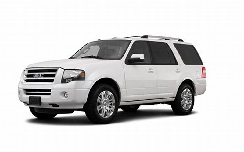 2013 Ford Expedition Front View