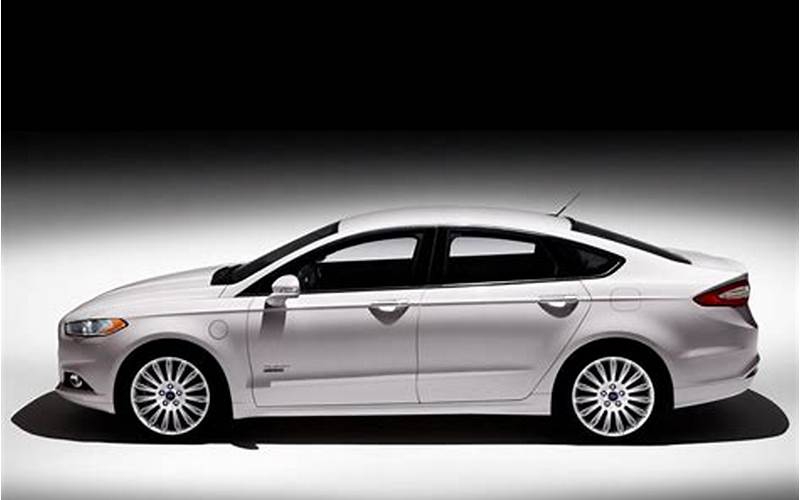 2013 Ford Fusion Overview Image