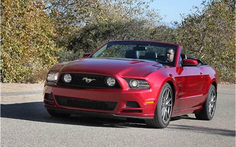 2014 Ford Mustang V6 Convertible Features