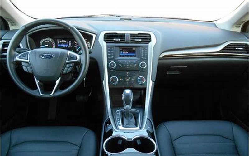 2015 Ford Fusion S Interior