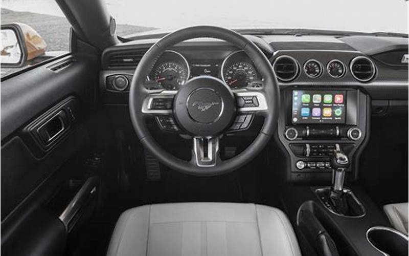 2018 Ford Mustang Premium Interior
