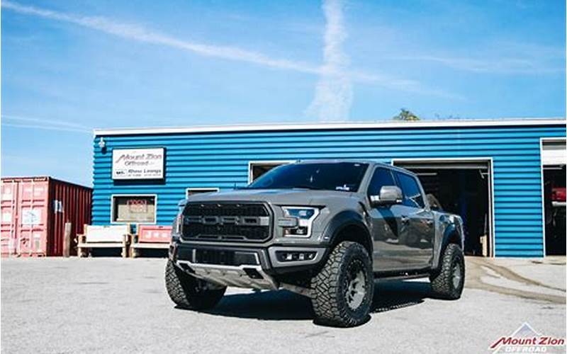 2018 Lifted Ford Raptor Off Road