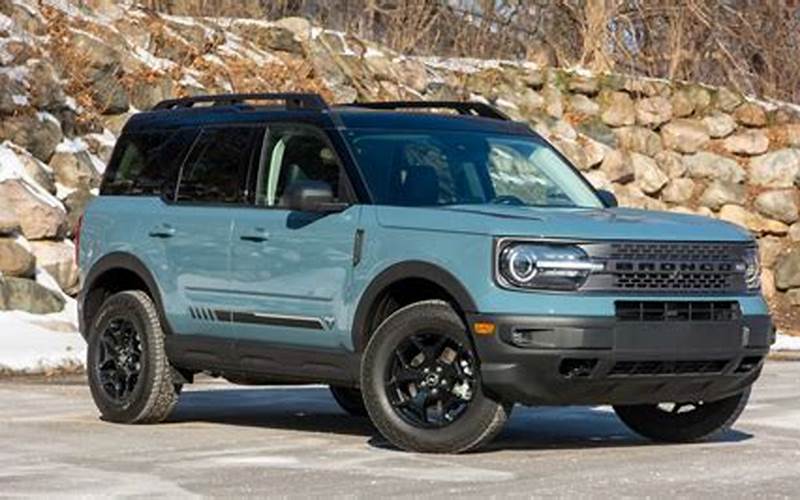 2022 Ford Bronco Base Model Features