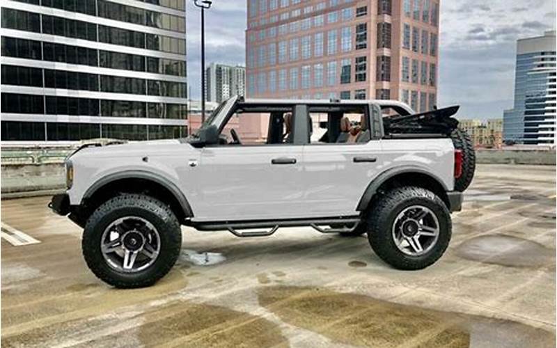 2022 Ford Bronco Lifted