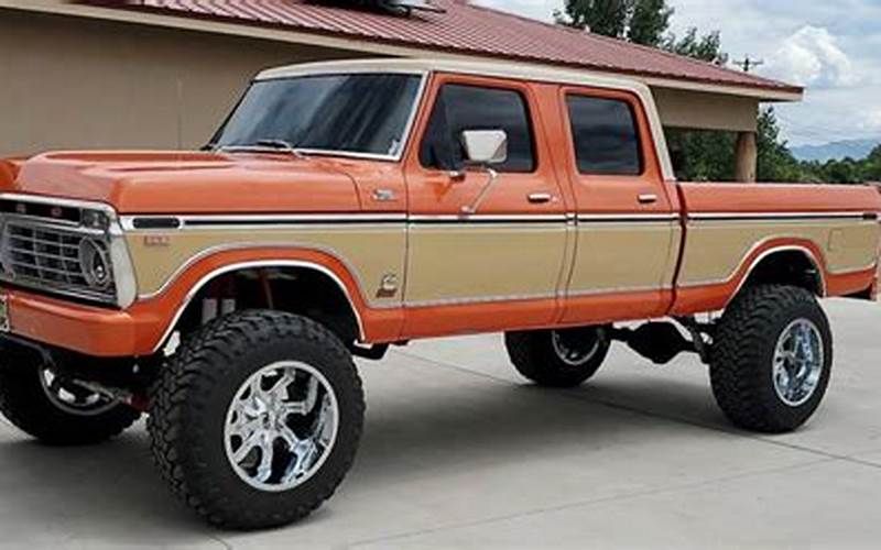 77 Ford F250 Crew Cab Features
