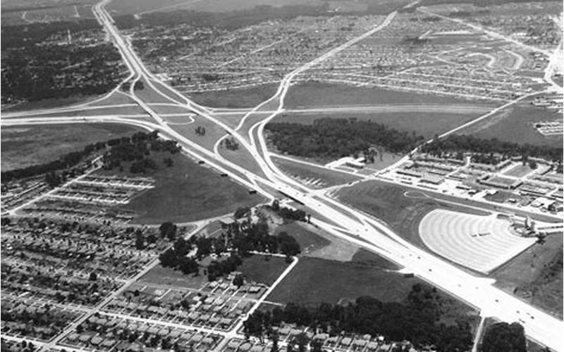 9920 Gulf Freeway History