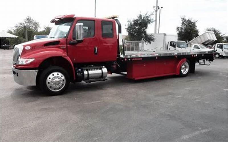 Advantages Of A Rollback Tow Truck