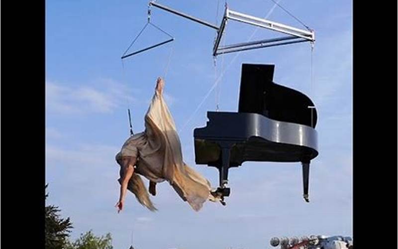 Air Piano Performances