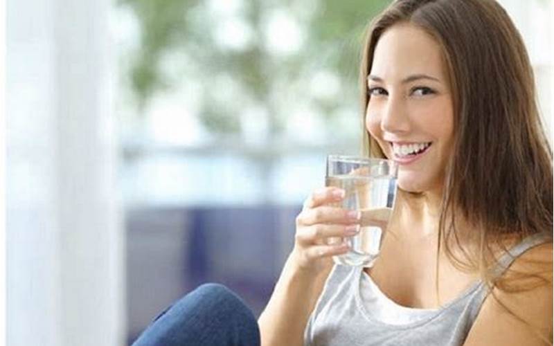 Air Putih Bisa Menghilangkan Jerawat?
