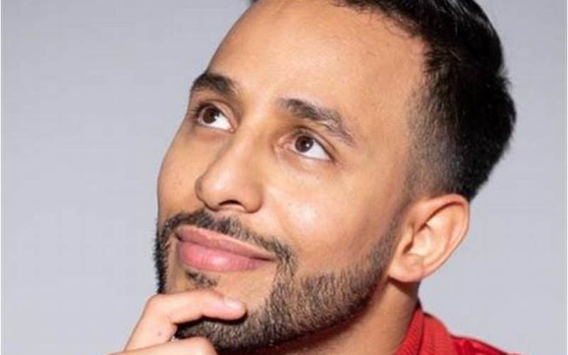 How Tall is Anwar Jibawi?