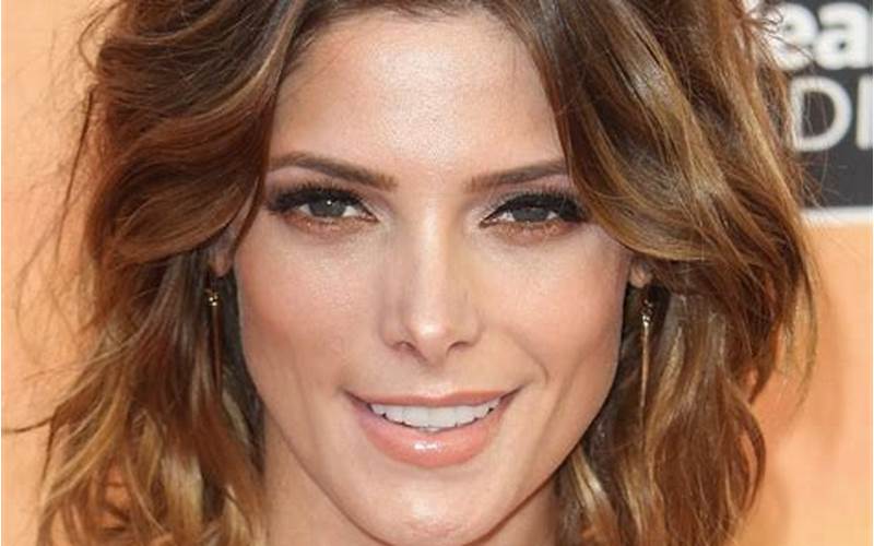 Ashley Greene With A Lob Cut