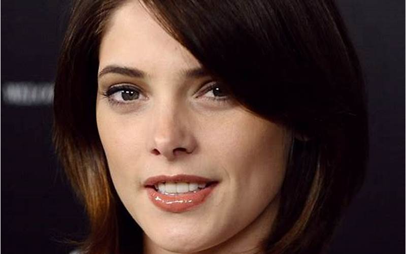 Ashley Greene with Short Hair: A Look at Her Stunning Transformation