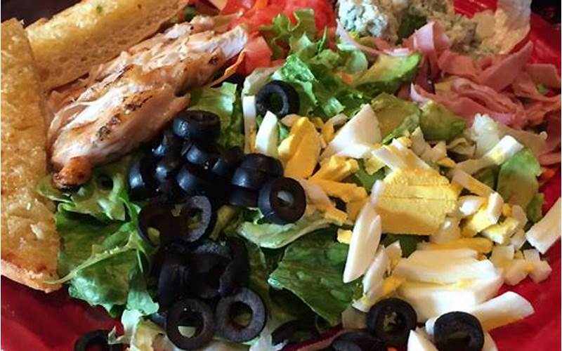 Avocado Salad Red Robin: A Delicious and Healthy Meal