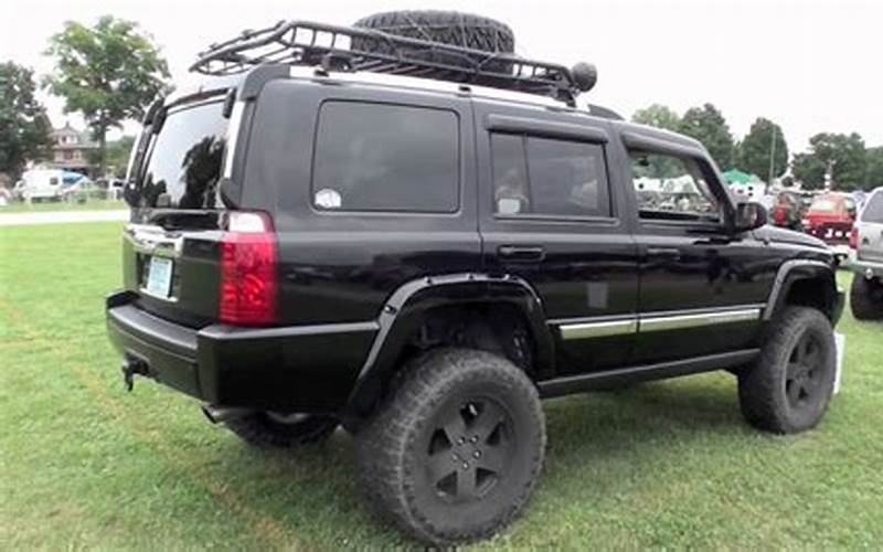 Benefits Of Installing 35-Inch Tires On Your Jeep Commander