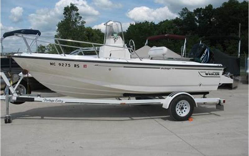 Boston Whaler Outrage 17 Comfort
