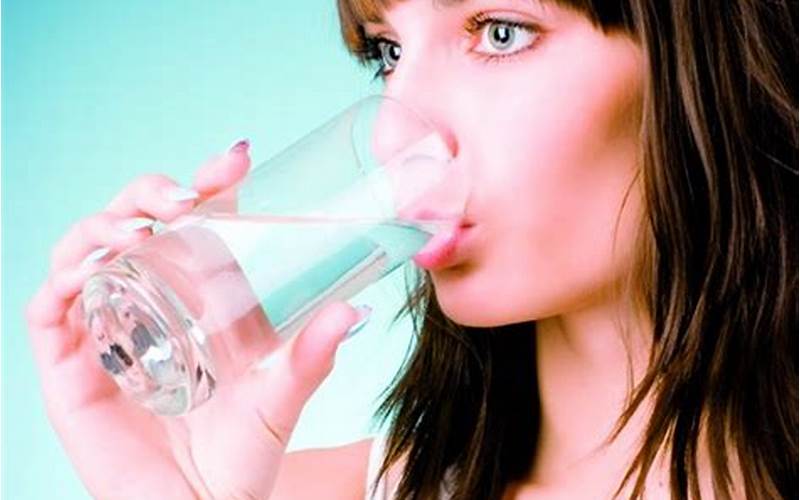 Cara Menghilangkan Jerawat Dengan Minum Air Putih