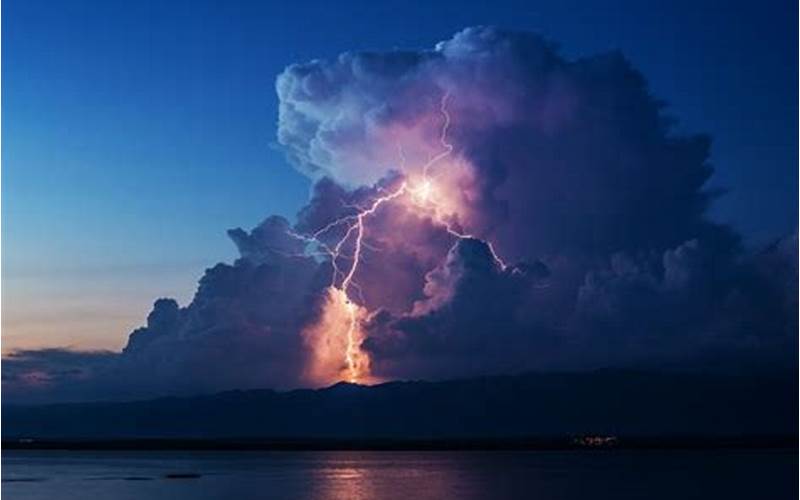 Cloud With Lightning