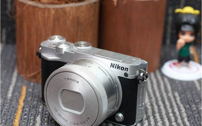 Desain Nikon J5 Lensa