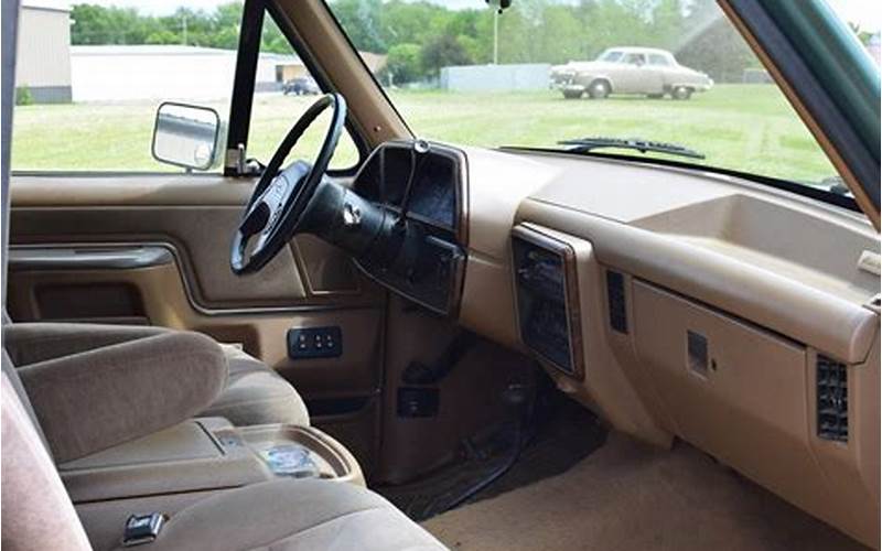 Ford Bronco 1998 Interior Image