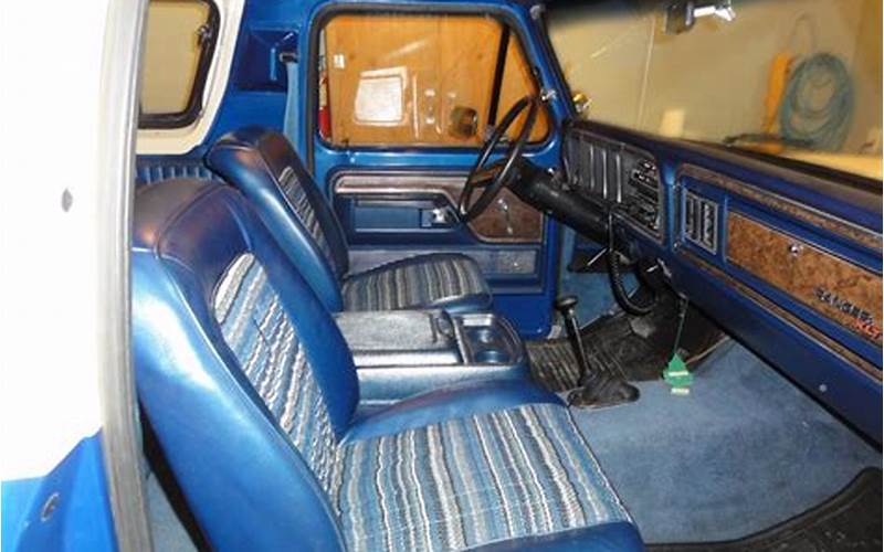Ford Bronco 78 Interior
