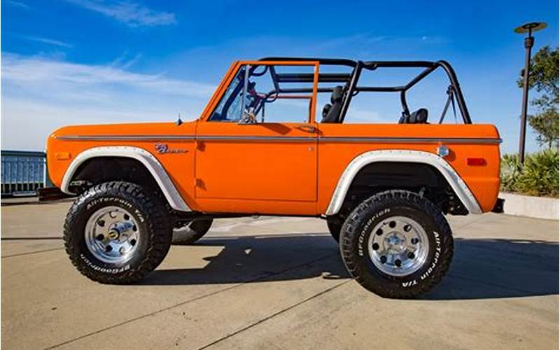 Ford Bronco Old School