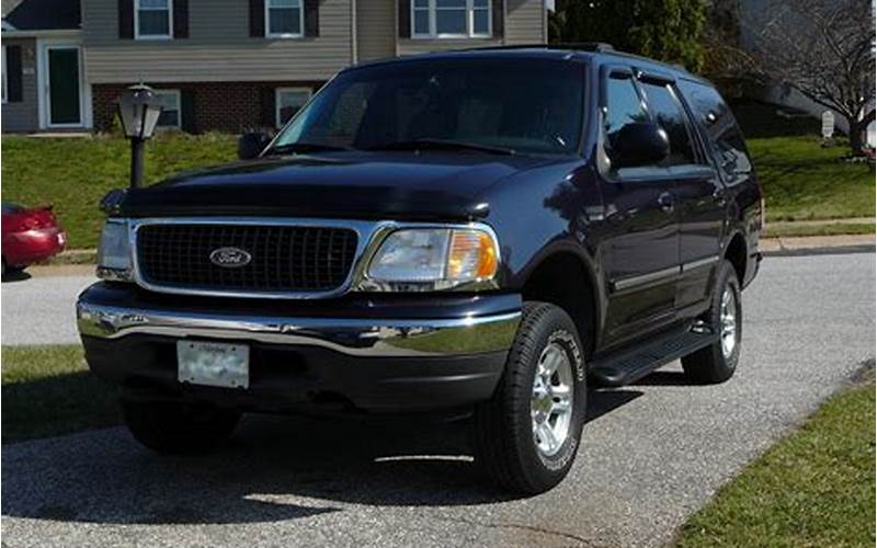 Ford Expedition 2000 Model Features