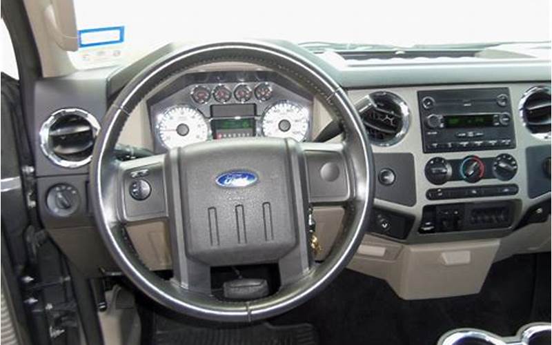 Ford F250 8 Interior