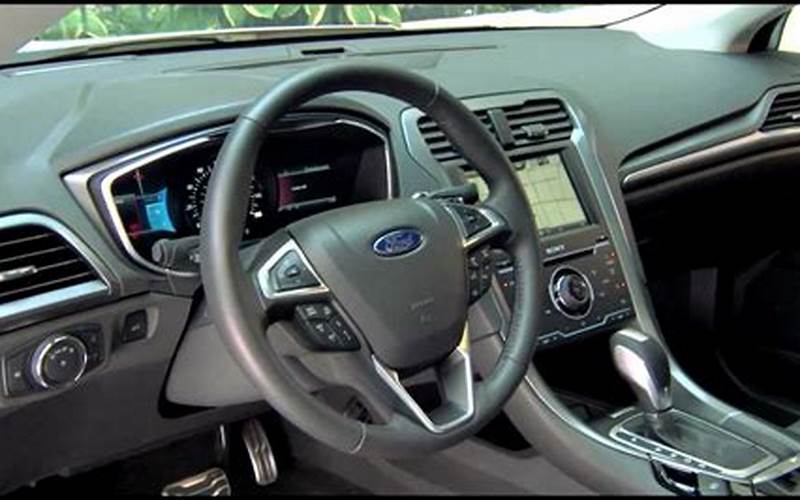 Ford Fusion 13 Interior