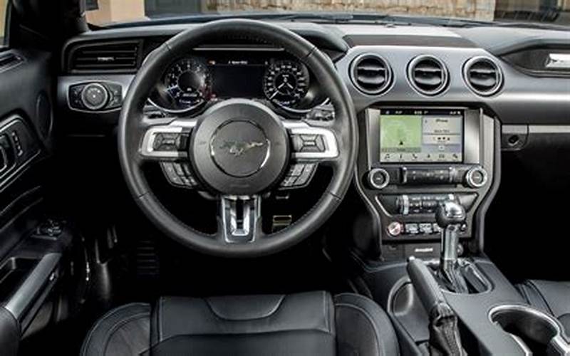 Ford Mustang V8 Interior