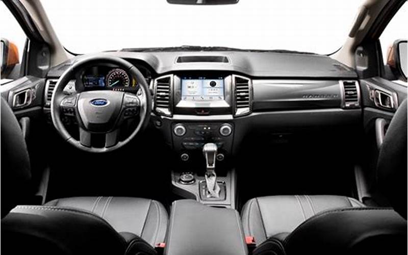 Ford Ranger 2.5 Diesel Interior