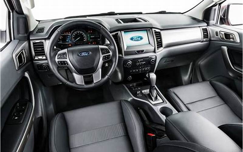 Ford Ranger 2.5 Interior