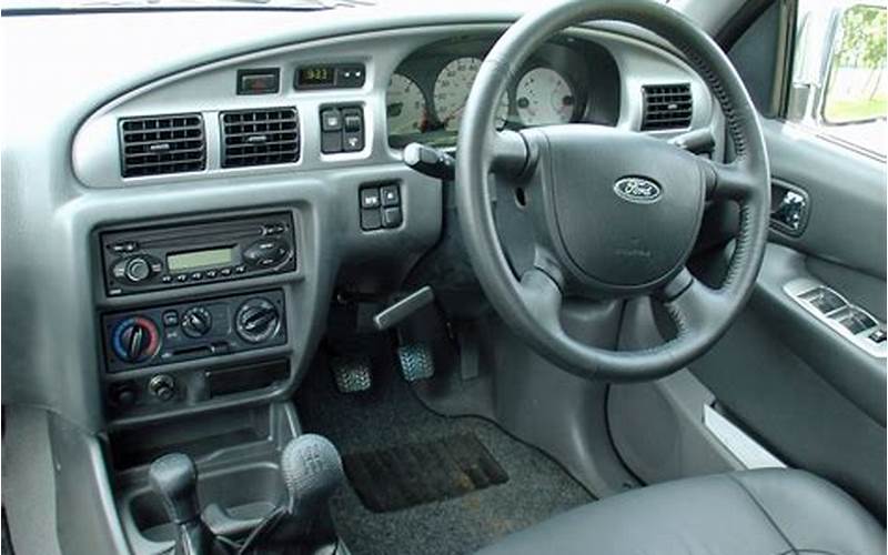Ford Ranger 99 Stepside Interior
