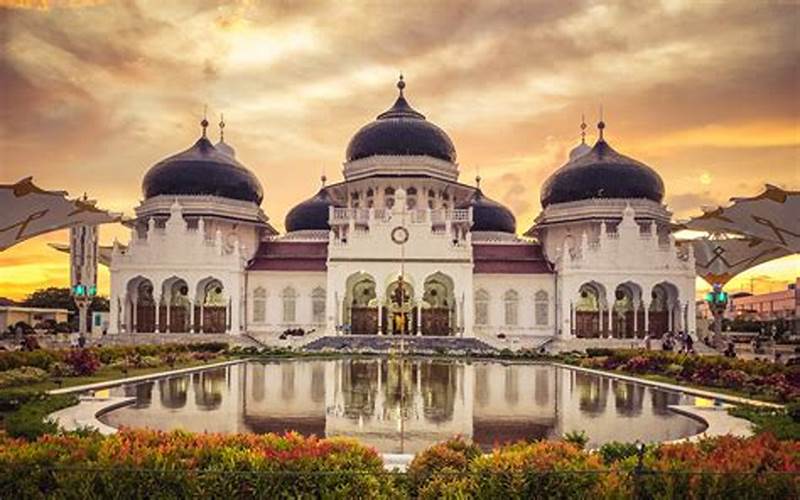 Foto-Foto Indah Masjid Raya Baiturrahman