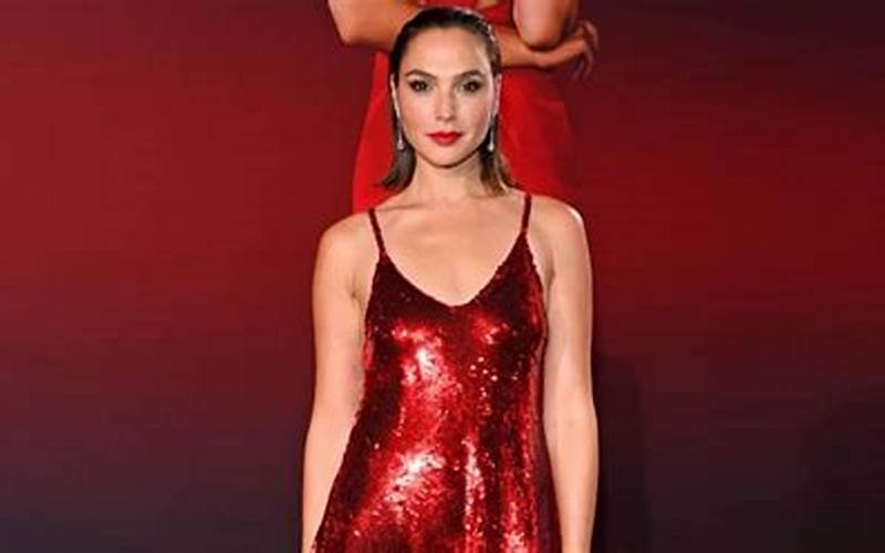 Gal Gadot See Thru: The Trending Topic on Google