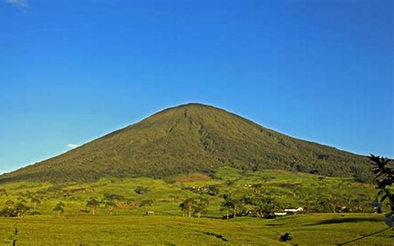 Gambar Gunung Dempo