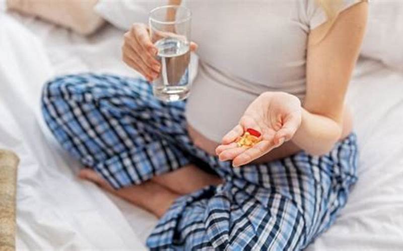 Ibu Hamil Minum Suplemen Prenatal