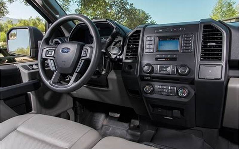 Interior Of 2018 Ford F250 Xl Supercab 2Wd