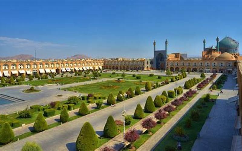 Isfahan Naghsh-E Jahan Architecture